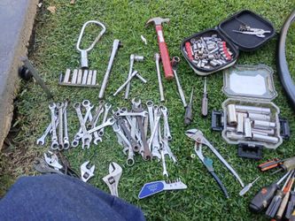 Tool box & tools with26 in Schwinn mens bike