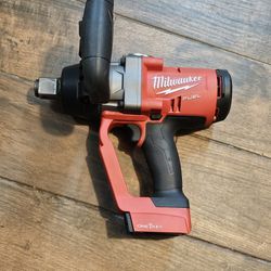 Milwaukee
M18 FUEL ONE-KEY 18V Lithium-Ion Brushless Cordless 1 in. Impact Wrench with Friction Ring (Tool-Only)