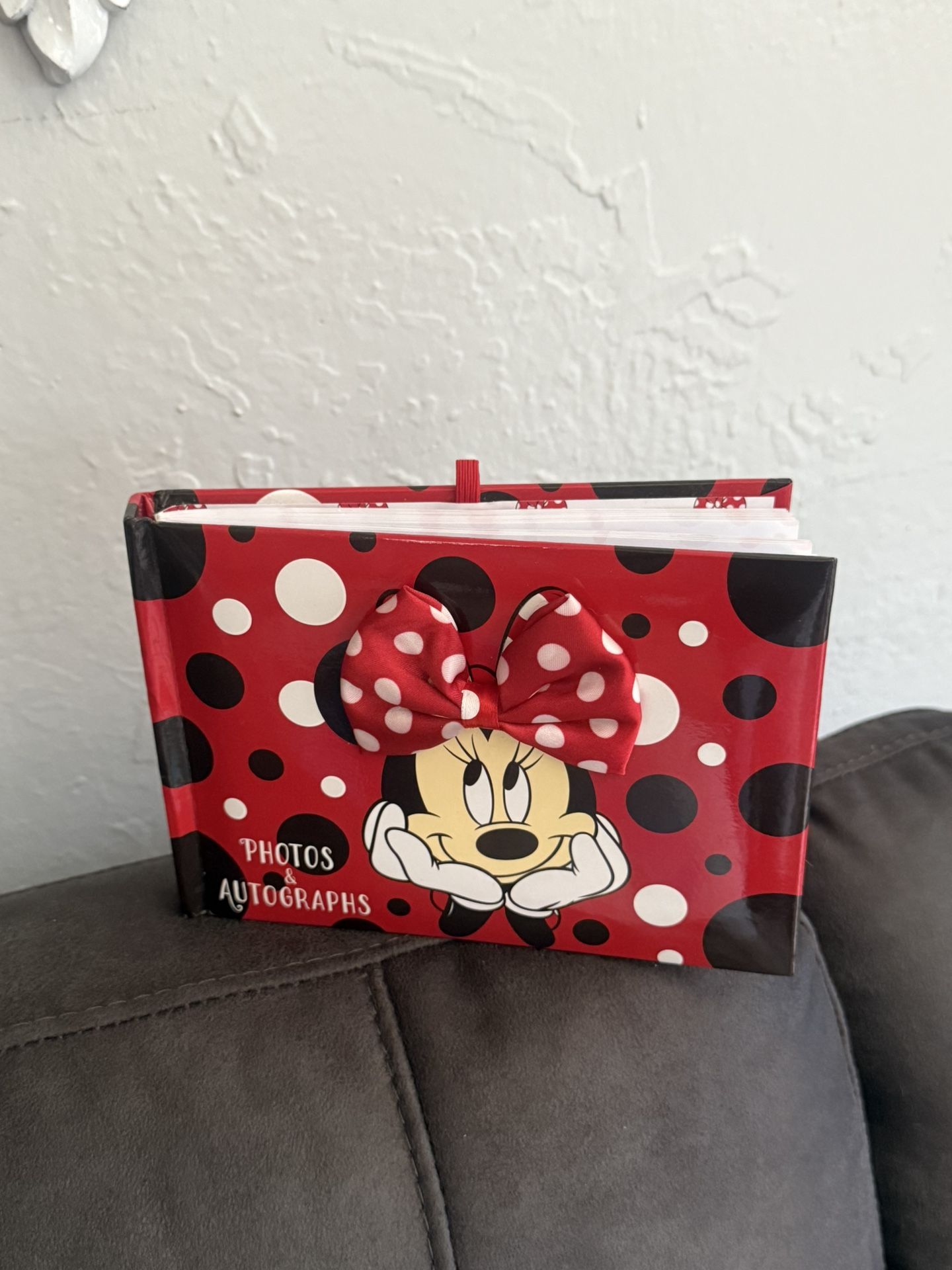 Disney Minnie Mouse Photos Autographs Book