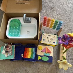Lovevery The Helper Playkit