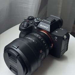 Sony A7R V + 35mm f/1.4 GM | Like New | Low Shutter (3.4K) | Full Kit 🔥