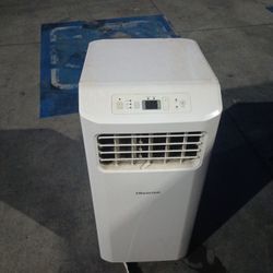 Hi Sense 6000 BTU portable Air Conditioner\ Dehumidifier