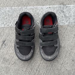 Boys 5 Ten Freerider Riding Shoes (size 2)
