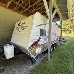 2010 Rainier Travel Trailer 