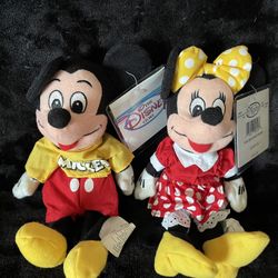 Disney Spirit Of Mickey And Minnie Beanie Set 