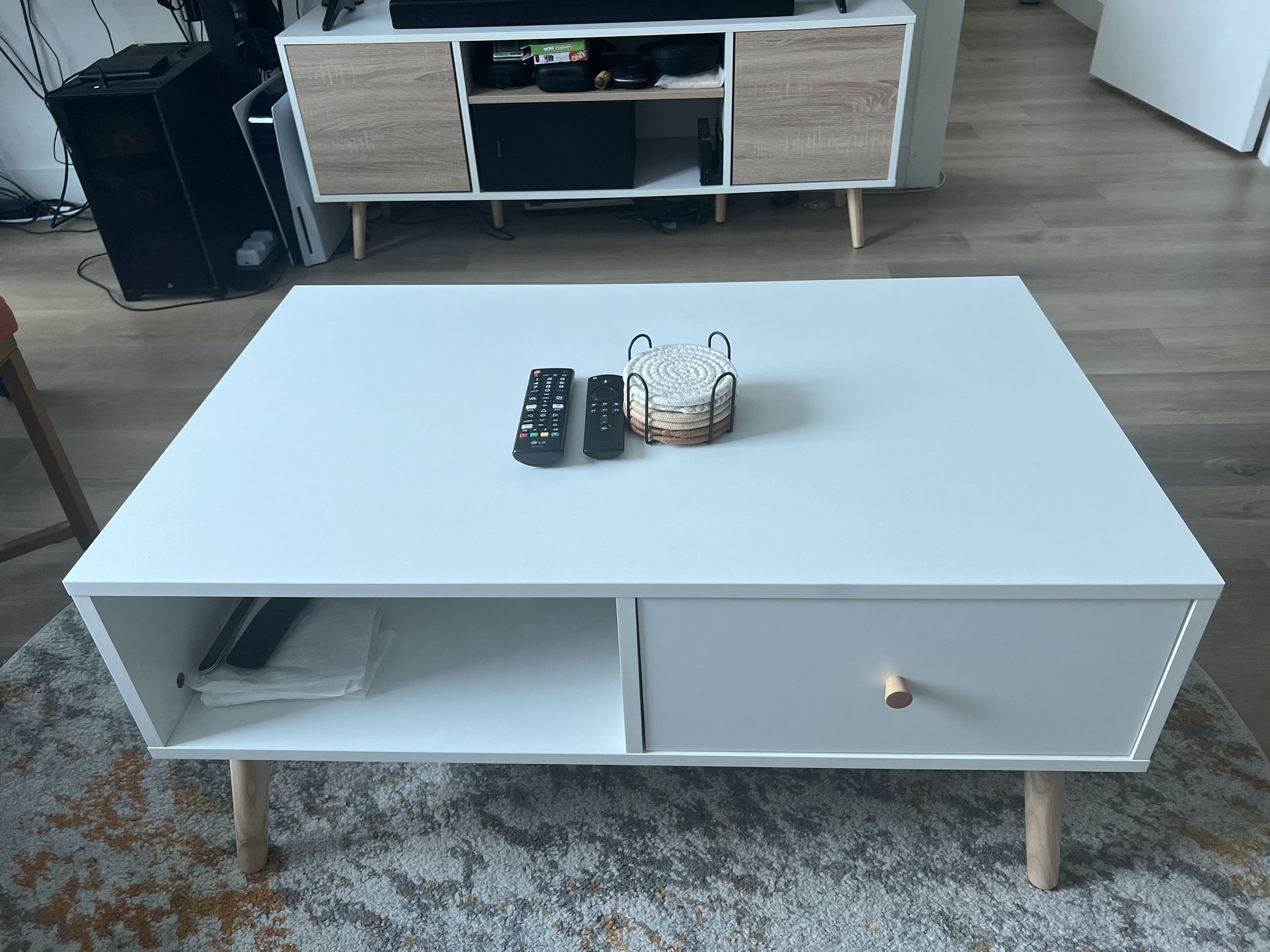 Coffee/Center Table