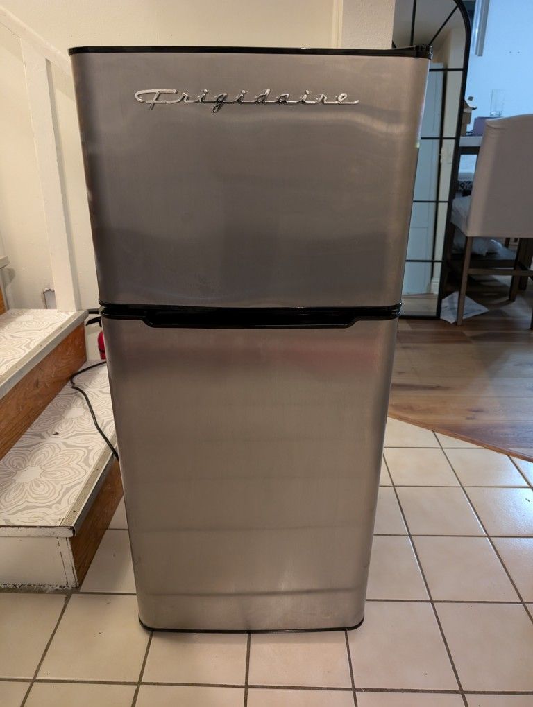 Mini Refrigerator 
