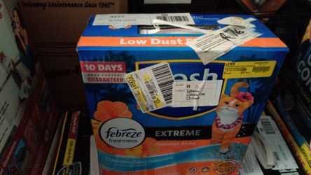 Fresh Step Febreze freshness Extreme Odor Eliminating Kitty Litter