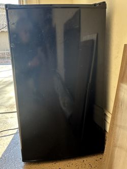 4 Cubic Ft Mini Fridge