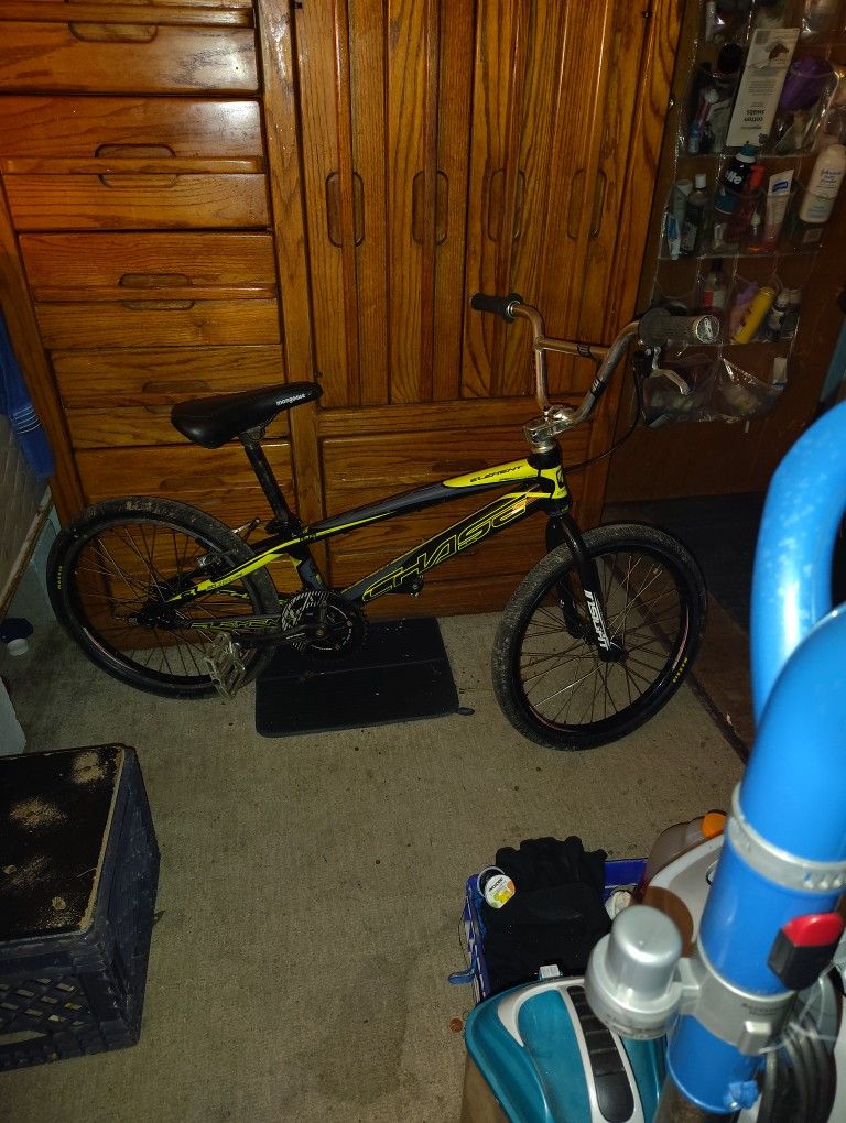 BMX Racing Bike Chase Element https://offerup.com/redirect/?o=MjAuWmVybw== Exp