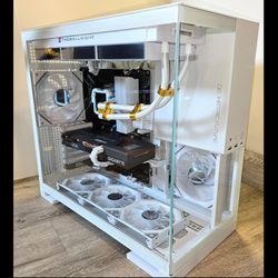Gaming PC RX 6600 XT – i5‑11600KF • 32GB • LCD AIO • White Ice Edition