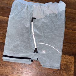 lululemon size medium short