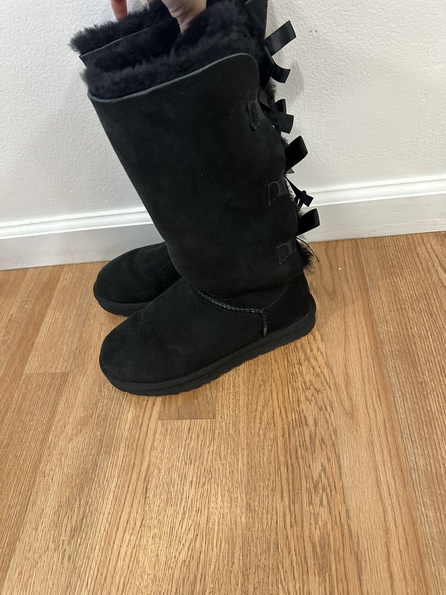 Black tall uggs