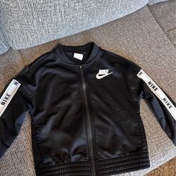 Nike kids sweater, size M