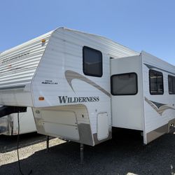 2004 Wilderness Bunks And Slide Out
