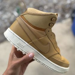 Nike Court Vision Mid Winter Size 10.5