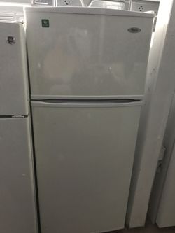 Whirlpool apartment sizes refrigerator w/ice make