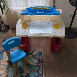  TODDLER DESK