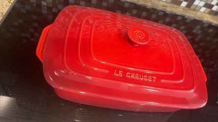 Le Creuset 3.5 Qt Covered Rectangular Stoneware Casserole - Cherry Red (New Unboxed!)