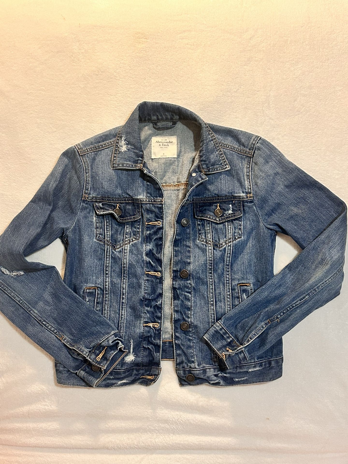 Abercrombie $ Fitch Women’s Denim Jacket!
