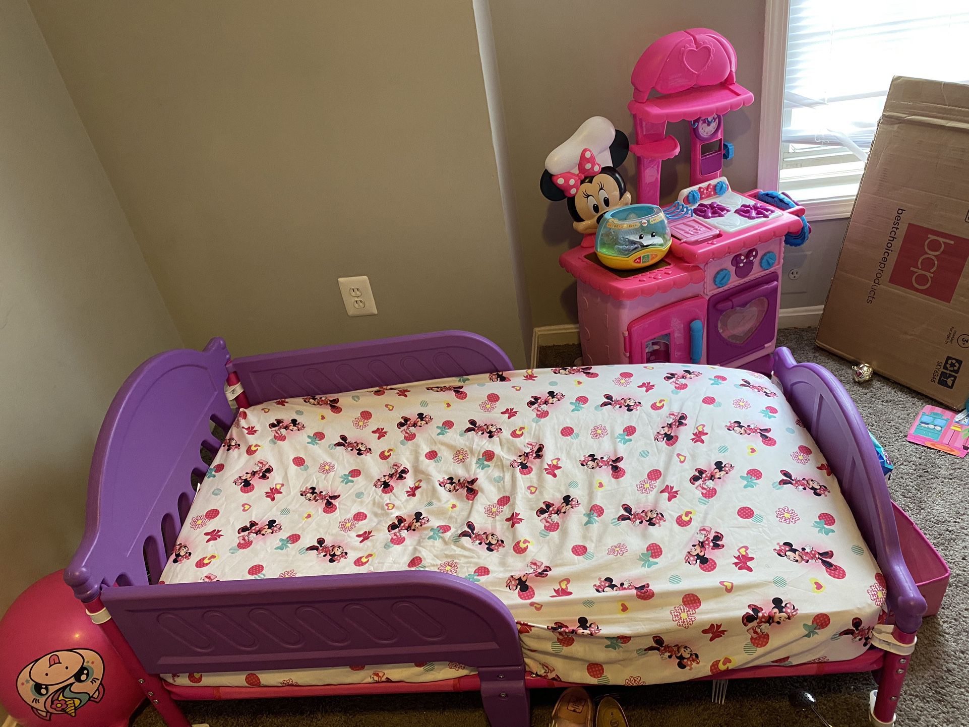 Minnie CANOPY BED