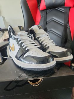 Air jordan 1 mid se.  Size 10.5