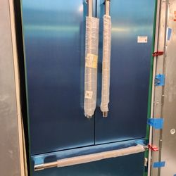 New Thermador Built In Refrigerator 36-inch Stainless Steel 