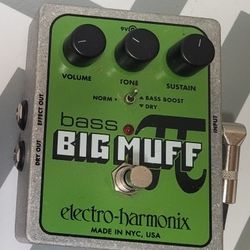 Electro-Harmonix Bass Big Muff Pi Bass Fuzz Pedal