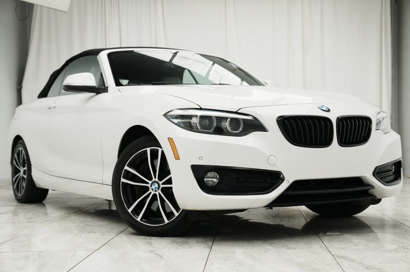 BMW 230i Convertible 2D