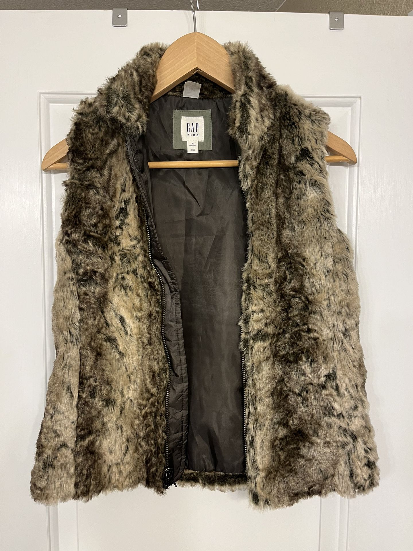 GAP Furry Vest (kids xl)
