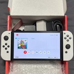 Nintendo Switch OLED complete in box