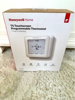 Honeywell T5 Touchscreen Programmable Thermostat RTH8560D New Open Box