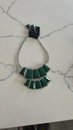 Ladies Necklace with Matching Earrings.