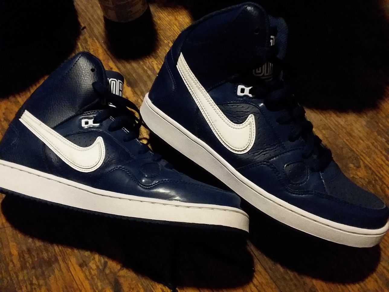 Size 9 men Basically knew worn like 5times