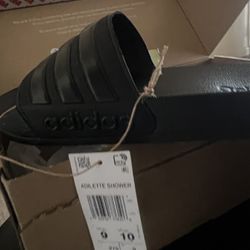 ADIDAS SLIDES