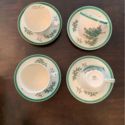 Christmas Vintage SPODE Cup And Saucer Set of 4