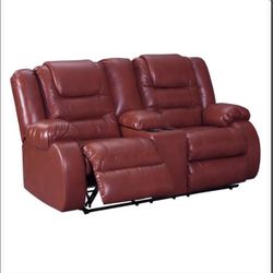 Red Leather Recliner Loveseat( Practically Brand New!)