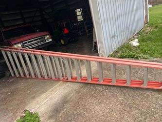 18 foot Fiberglass Extension Ladder