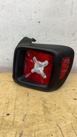2015 to 2021 jeep renegade passenger side taillight