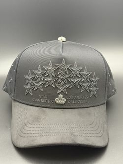 Star Hats Club “Total Black District”