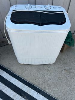 Portable Top Load Semi-Automatic Twin Tube Washing Machine in White