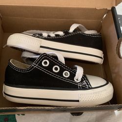 Infant Converse Chuck Taylor’s NEW