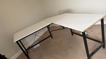 Computer desk
