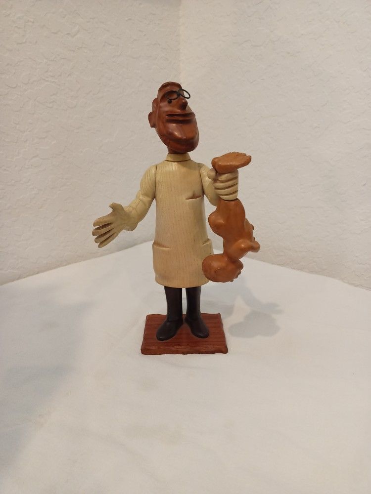 Vintage Hand Carved Obstetrician Figurine by Romer of Italy.
Rare Find.