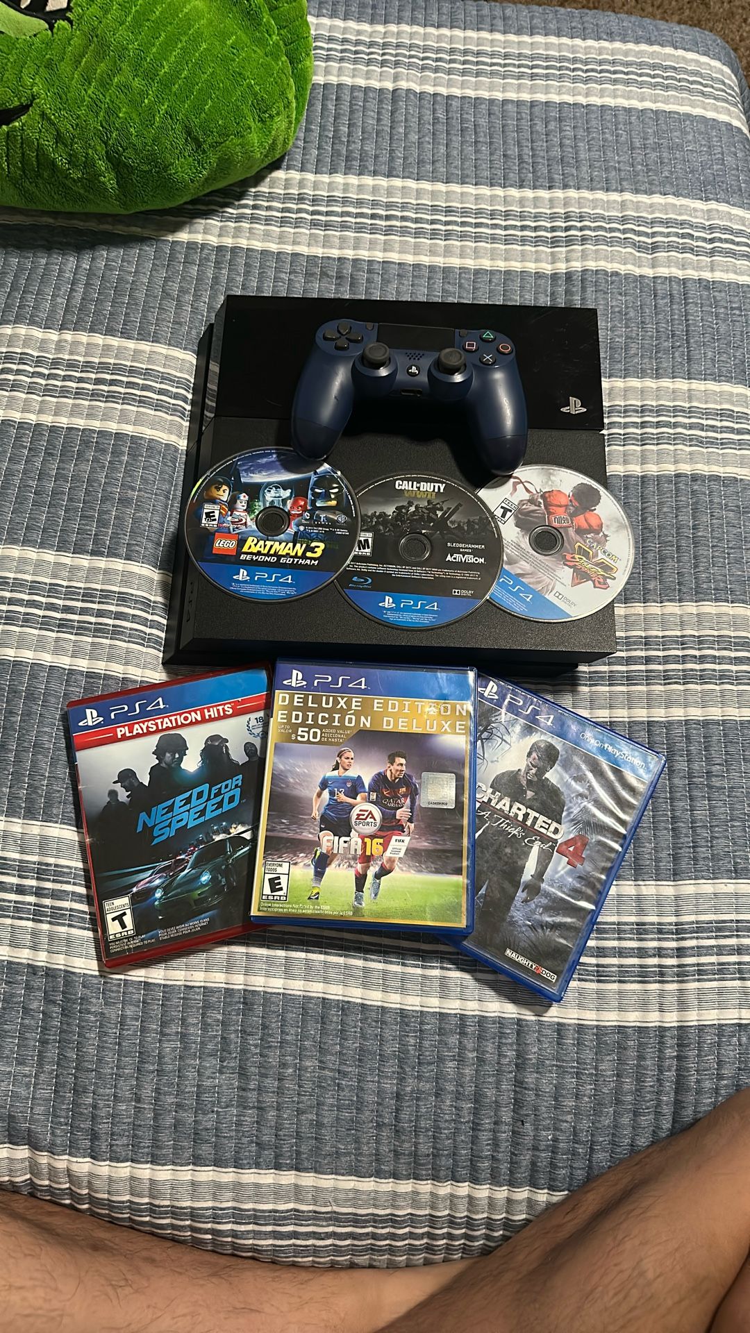 PS4 Bundle with 6 Games