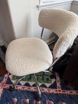 White Sherpa Material Desk Chair