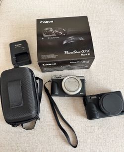Canon PowerShot G7 X Mark III Silver – Bundle with Box, Case & Accessories