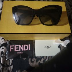 New & Authentic 100% FENDI 🕶