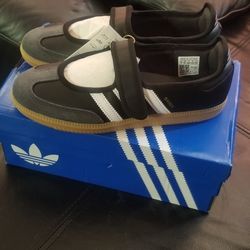Girls Adidas Shoes 