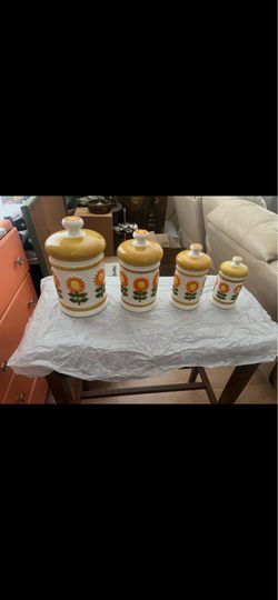 Vintage mod Daisy canisters